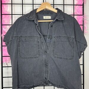 Madewell Denim Short-Sleeve Button-Up Shirt in Lunar Wash